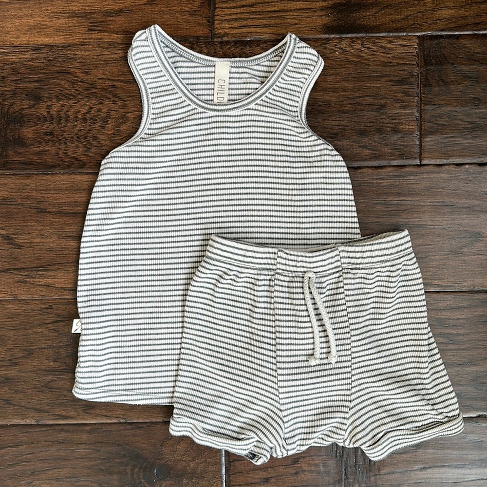 Childhoods Clothing Rib Knit Tank and Shorts Set, Size 3T.